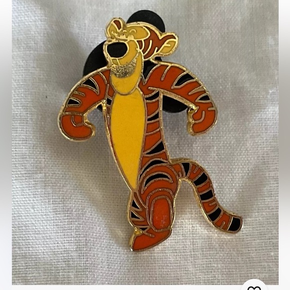 Disney Tigger pin trading pin Tigger from Winnie the Pooh - Picture 1 of 4